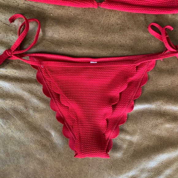 red scallop bikini - Picture 3 of 6
